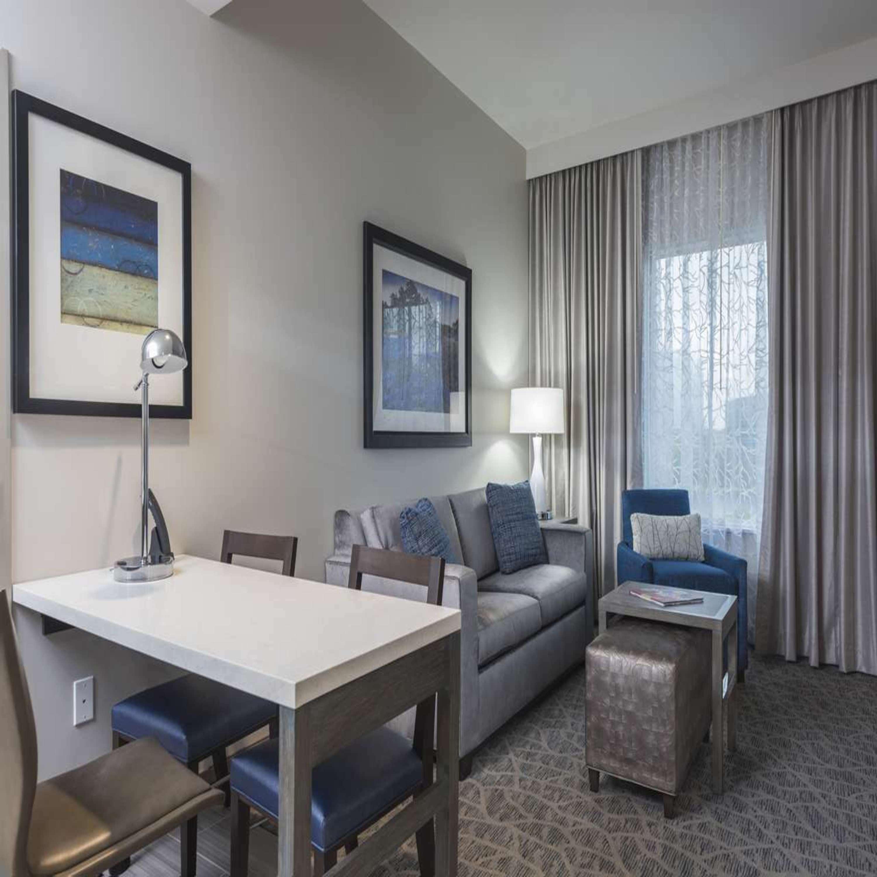 Embassy Suites By Hilton The Woodlands Bagian luar foto