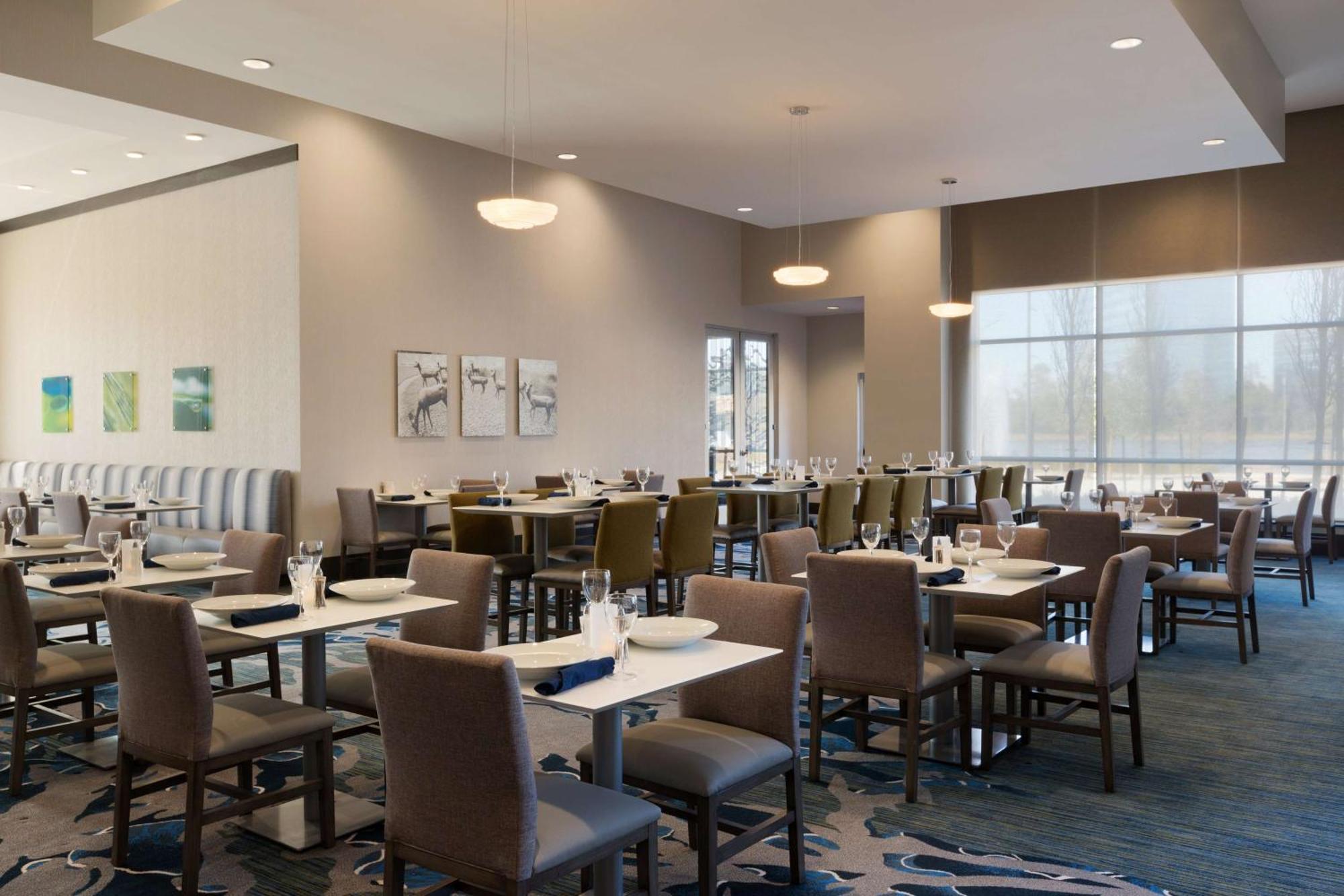 Embassy Suites By Hilton The Woodlands Bagian luar foto