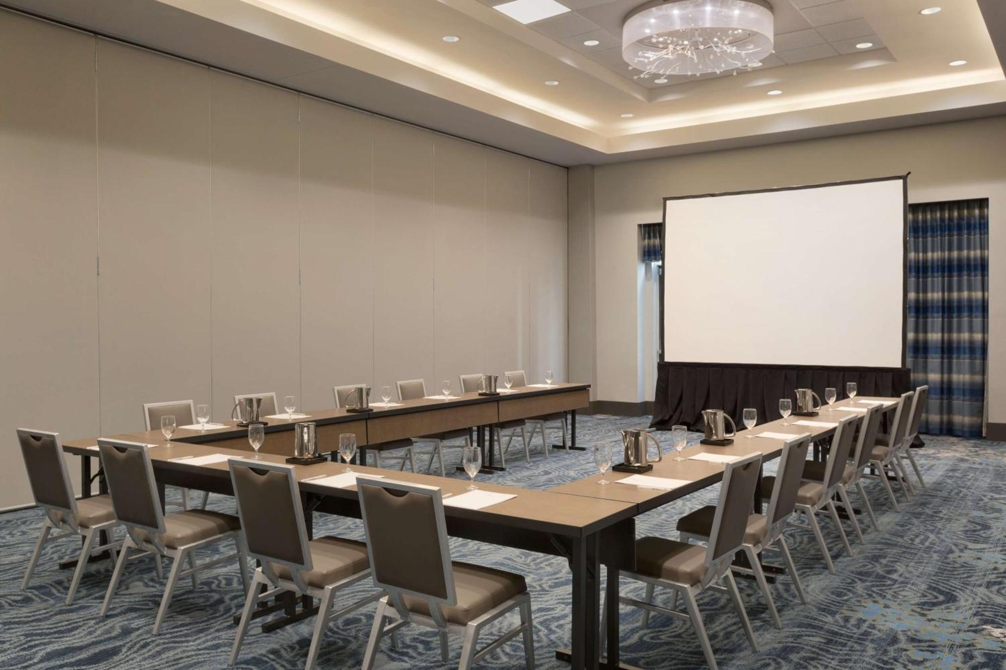 Embassy Suites By Hilton The Woodlands Bagian luar foto