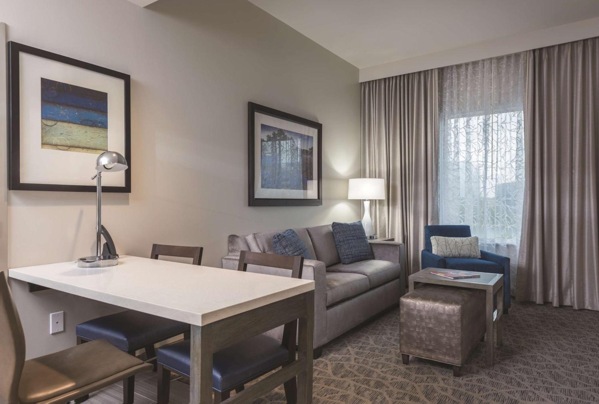 Embassy Suites By Hilton The Woodlands Bagian luar foto