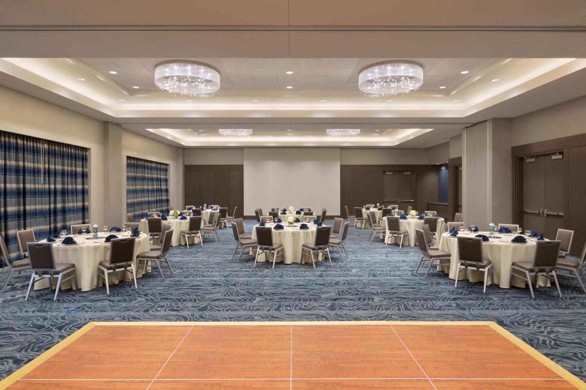Embassy Suites By Hilton The Woodlands Bagian luar foto
