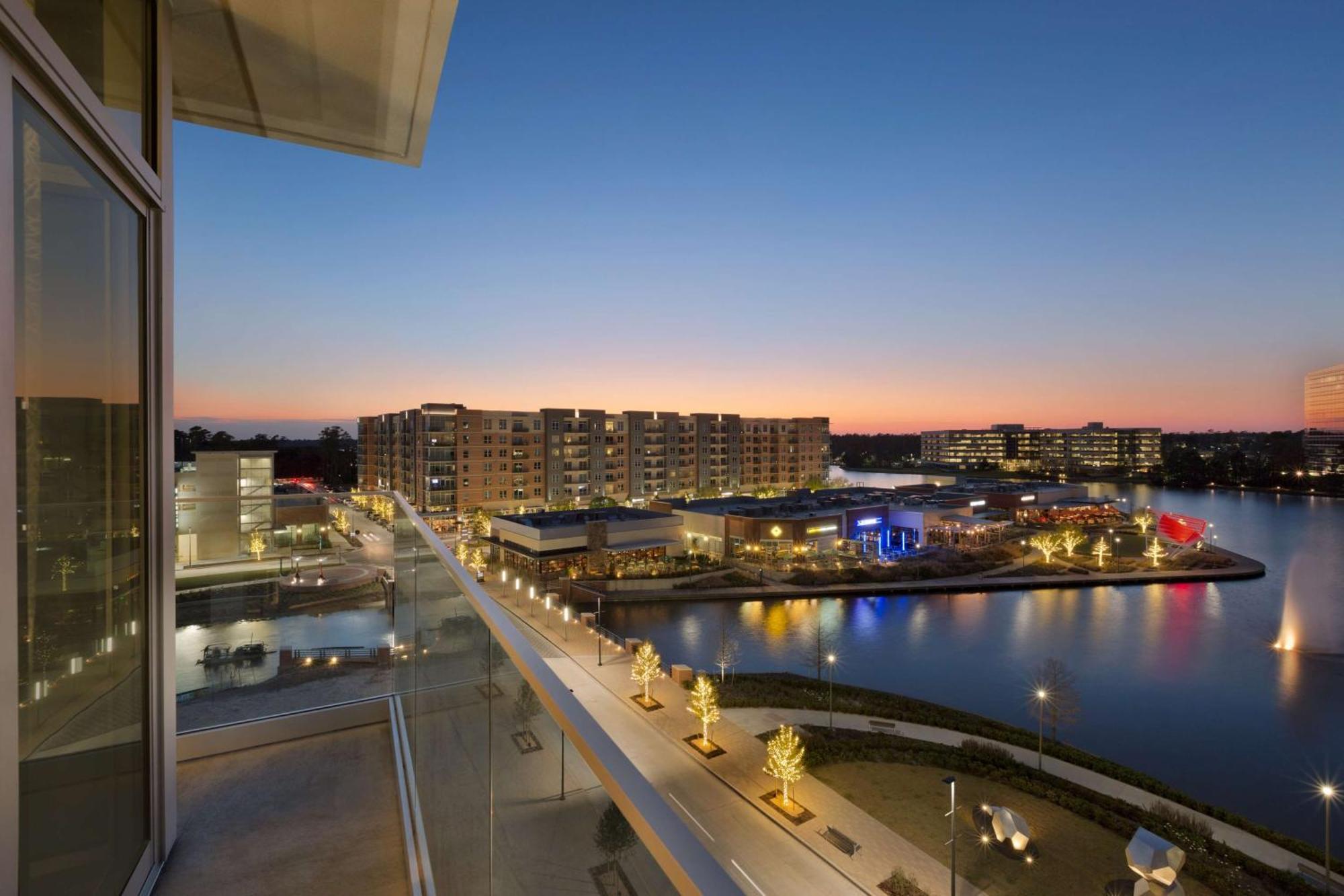 Embassy Suites By Hilton The Woodlands Bagian luar foto
