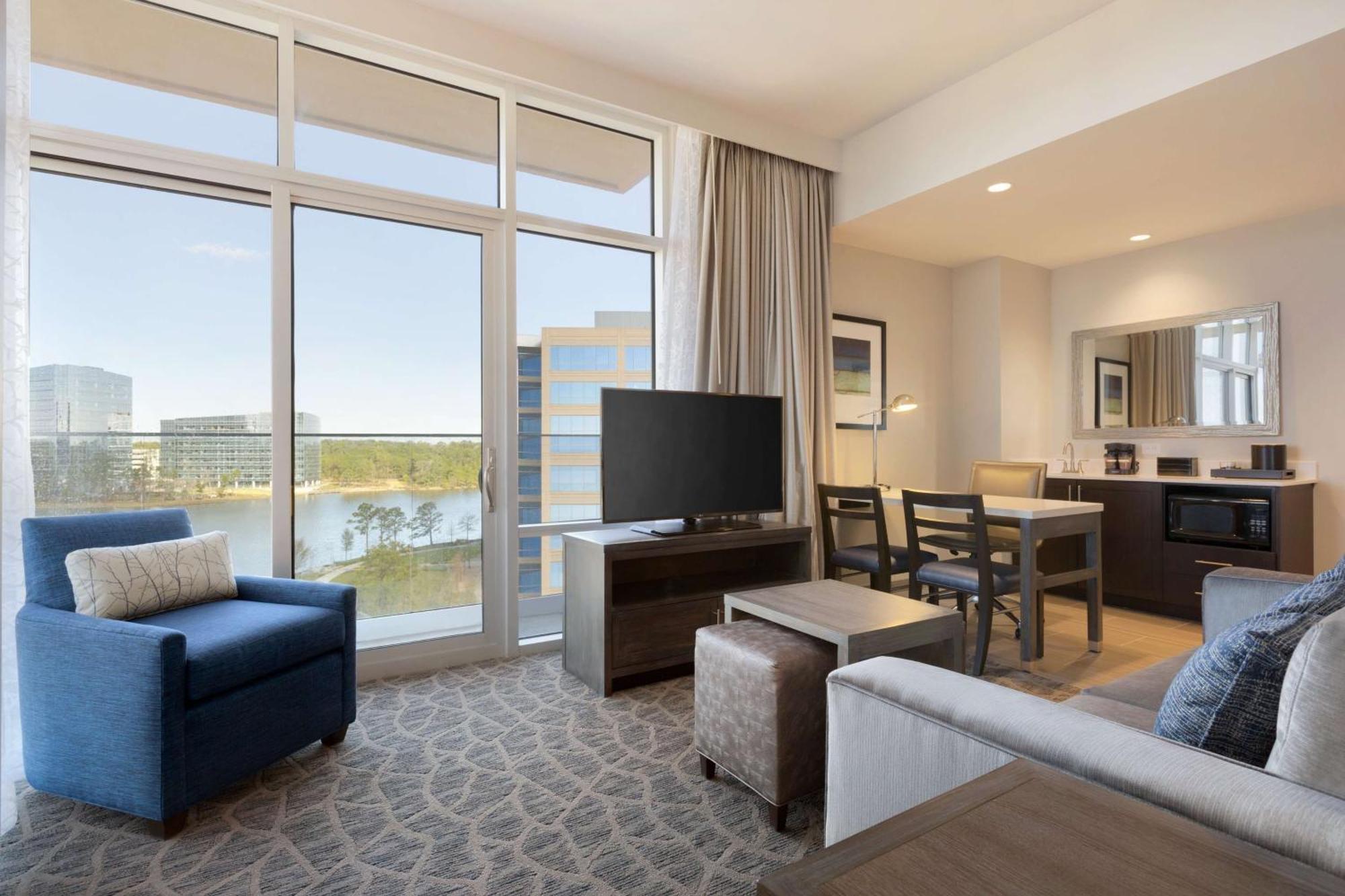 Embassy Suites By Hilton The Woodlands Bagian luar foto