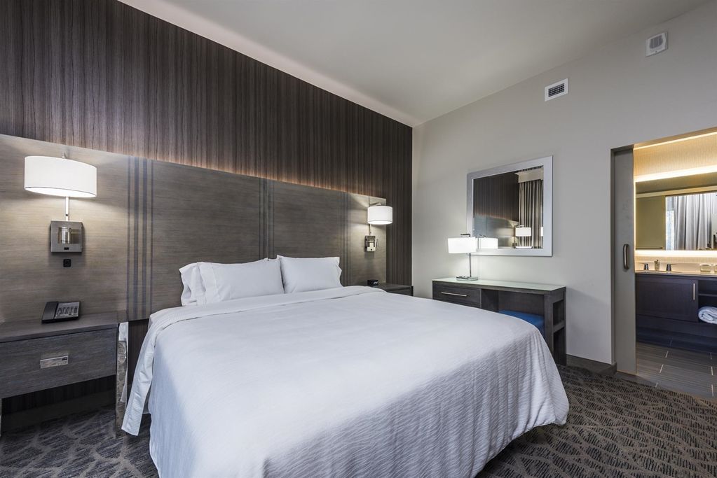 Embassy Suites By Hilton The Woodlands Ruang foto